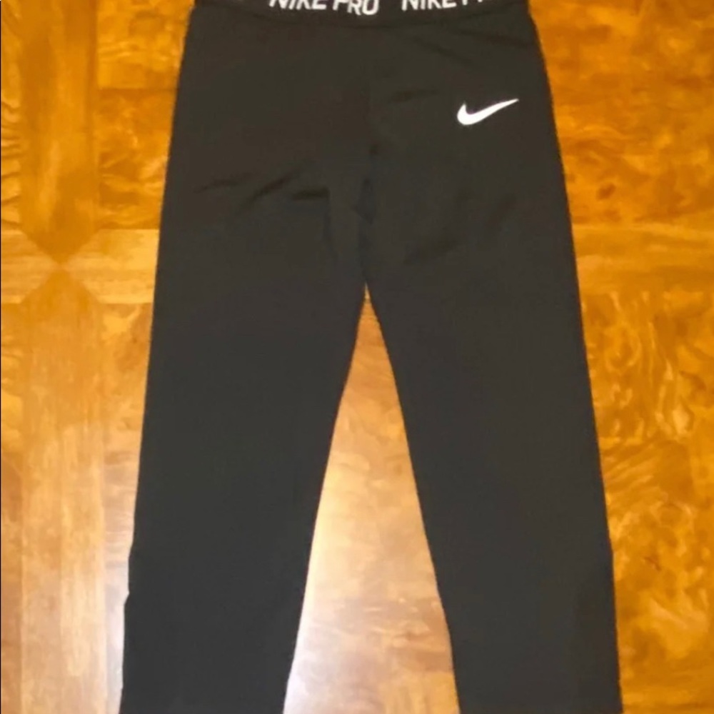 Women’s Nike capris Leggings